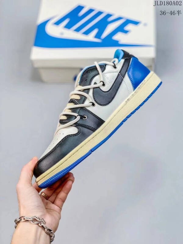Travis Scott x Fragment Design x Air Jordan 1 Low "Black and white" - Imagem 4