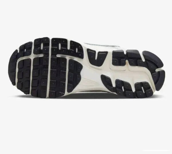 Nike Zoom Vomero 5 Photon Dust Metallic Silver - Imagem 6