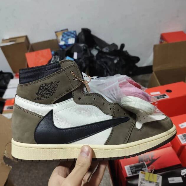 Air Jordan 1 barb brown