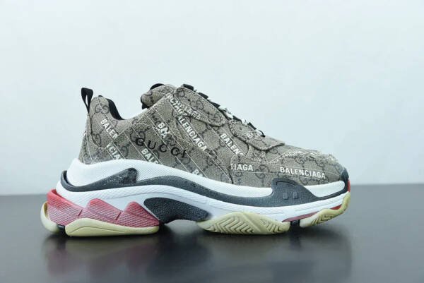 Gucci X Balenciaga The Hacker Project Triple S Beige - Imagem 2