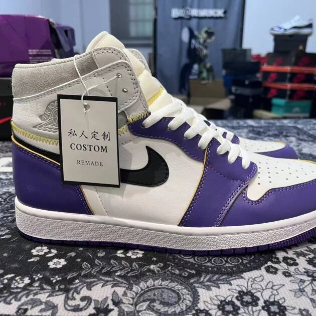 Nike Air Jordan 1 "Court Purple"